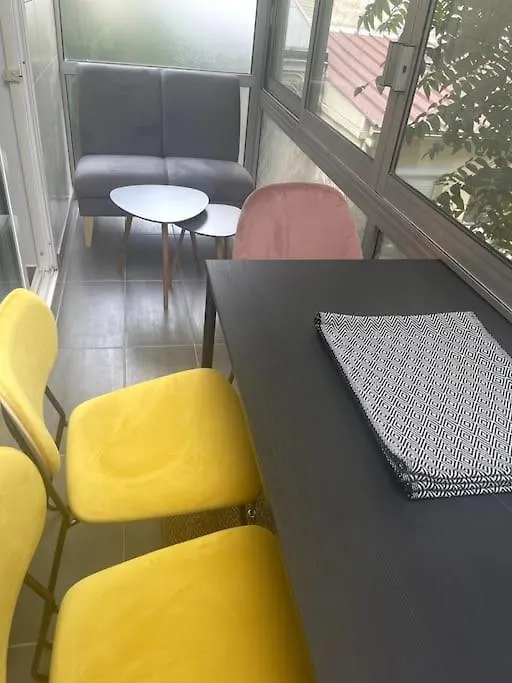 Eiffel Tour - Cosy Daisy باريس